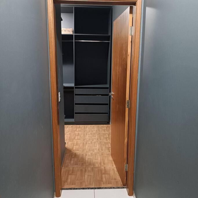 Gray House 4 Londrina - Pr Βίλα Εξωτερικό φωτογραφία